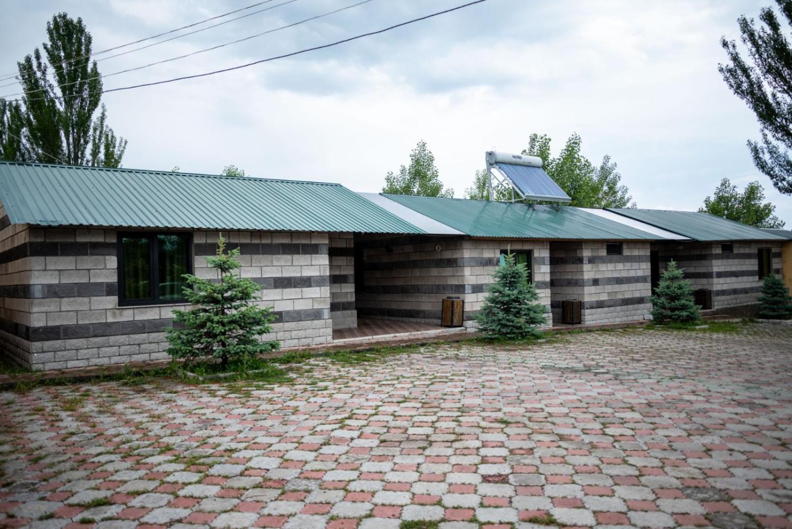 Arevik Resort Cottages Sevan Buitenkant foto